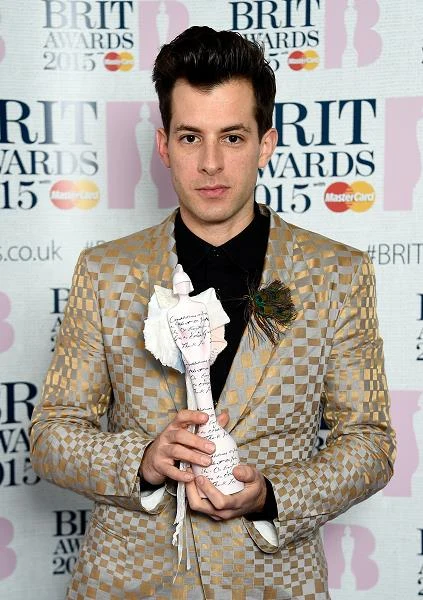 Mark Ronson na Brit Awards 2015 (fot. Ian Gavan)