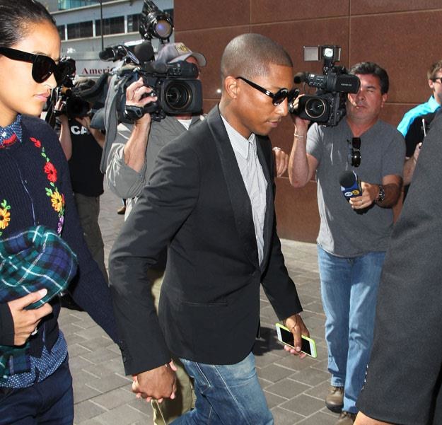 Pharrell Williams w drodze do sądu (fot. David Buchan)