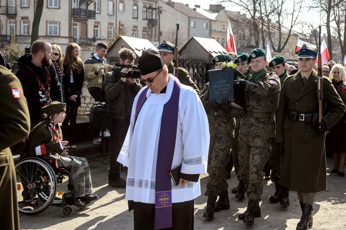 Uroczystości na cmentarzu w Piaskach