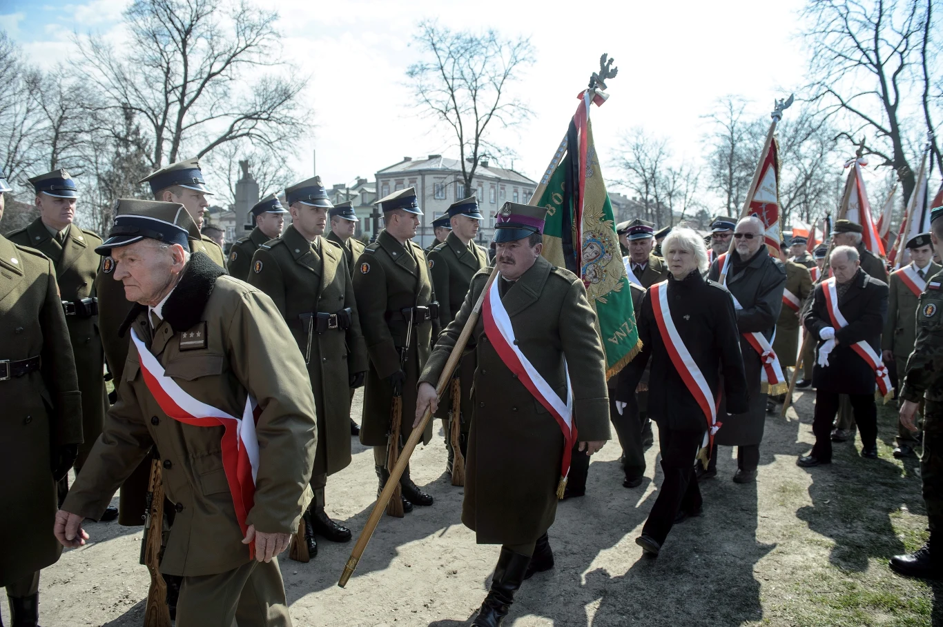 Uroczystości na cmentarzu w Piaskach