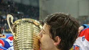 Patryk Wronka z pucharem za 3. miejsce w Polsce. Fot. Michał Adamowski/www.southnews.pl 