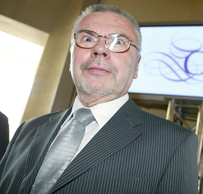 Andrzej Sankowski Andrzej Sankowski