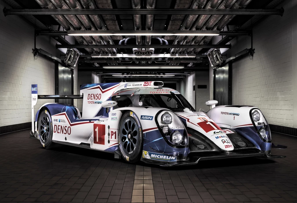 Toyota TS040 Hybrid 