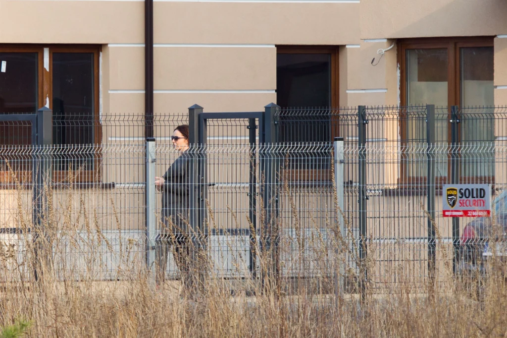 Niebawem wprowadzą się do noweh willi  Niebawem wprowadzą się do noweh willi