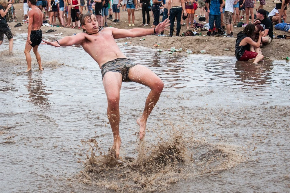 Zabawa w błocie na Przystanku Woodstock 2014