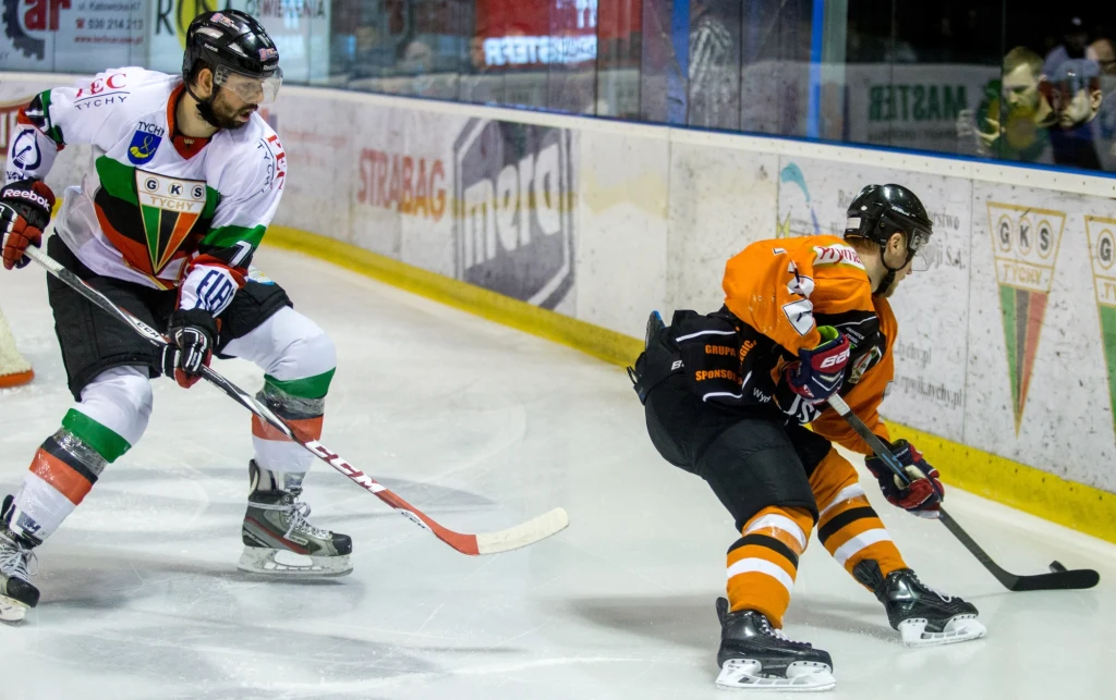 Tyszanie (białe koszulki) po raz drugi w historii zostali mistrzami Polski