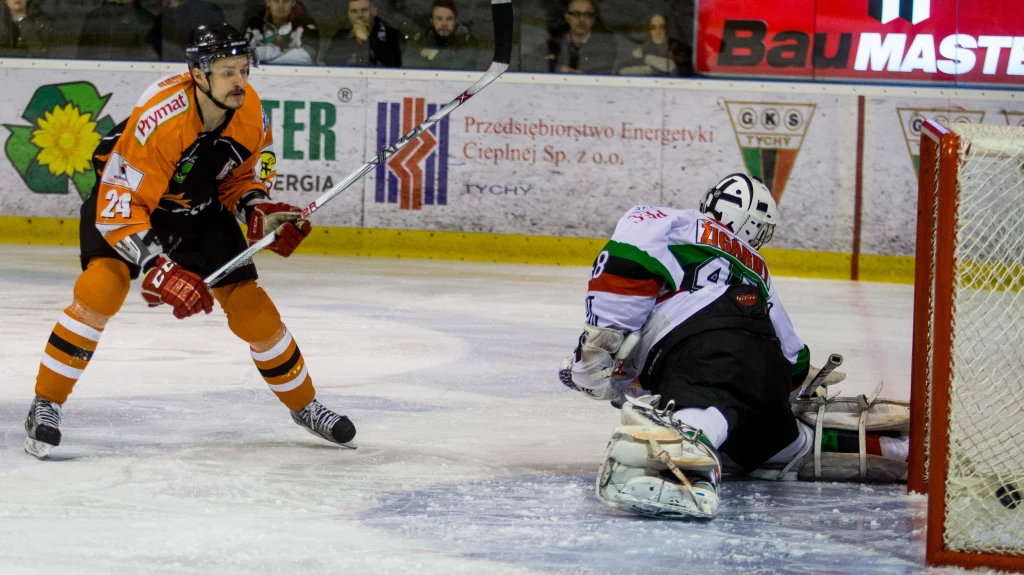 Tyszanie (białe koszulki) po raz drugi w historii zostali mistrzami Polski