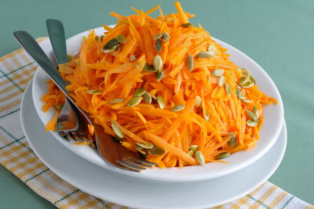 Marchewka z pestkami dyni lub słonecznika to jeszcze zdrowsze połączenie