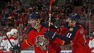 Jaromir Jagr strzela gole i asystuje