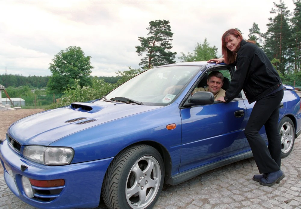 Krzysztof Hołowczyc z żoną, 1998 rok Krzysztof Hołowczyc z żoną, 1998 rok