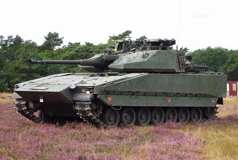 CV9040 należący do armii szwedzkiej                Fot. Jorchr