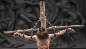 "Są środowiska, w których rośnie opór i kwestionuje się krzyż i to w imię wolności i tolerancji".