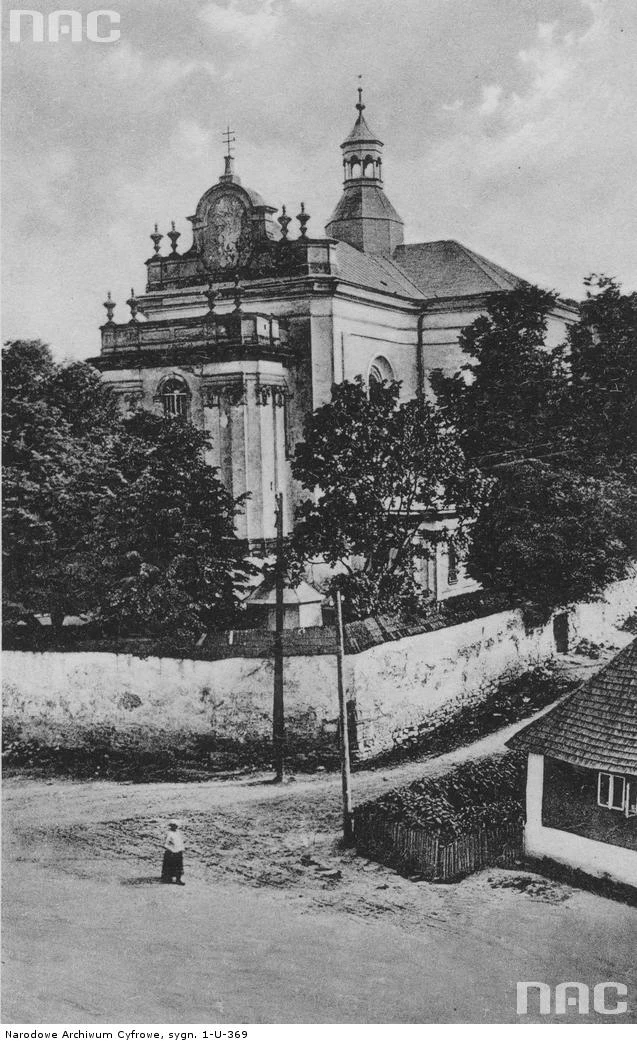 Buczacz - kościół Matki Bożej Szkaplerznej 