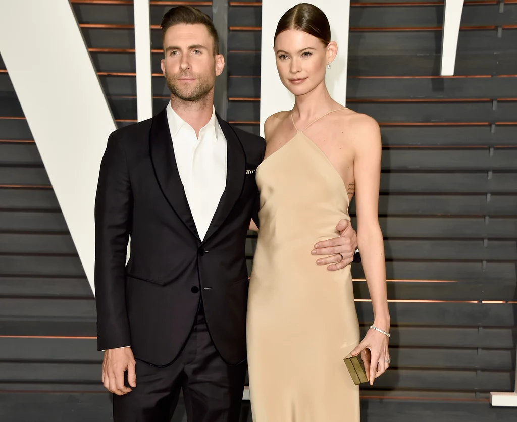 Sorry, dziewczyny, Adam Levine jest już zajęty. Na zdjęciu z żoną Sorry, dziewczyny, Adam Levine jest już zajęty. Na zdjęciu z żoną