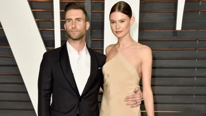 Sorry, dziewczyny, Adam Levine jest już zajęty. Na zdjęciu z żoną