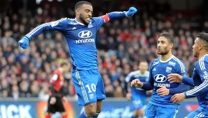 Alexandre Lacazette (numer 10)