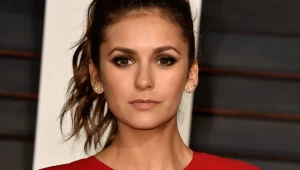 Nina Dobrev 