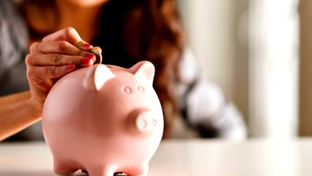 ​Jak oszczędzić 10 tys. zł? 5 sposobów, które mogą się sprawdzić w 2025 roku