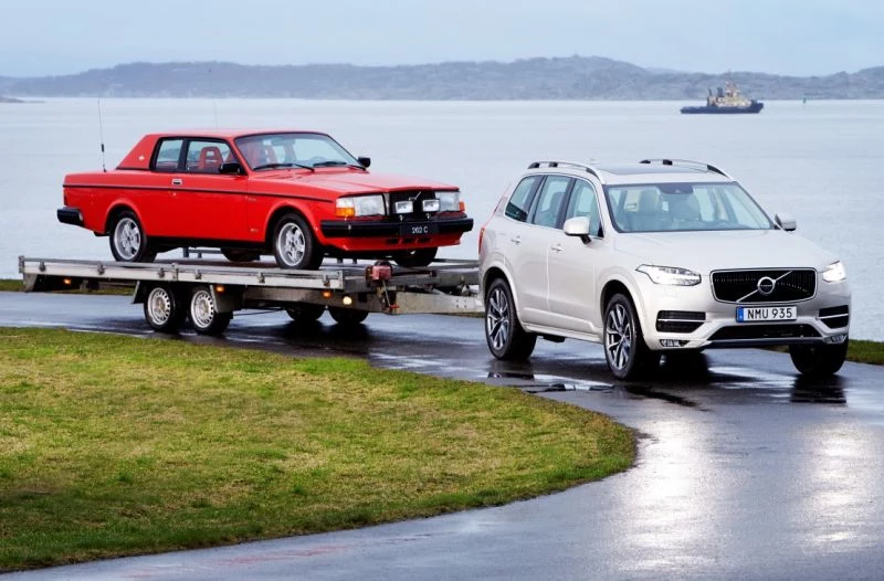 Volvo XC90 i Volvo 262C Volvo XC90 i Volvo 262C