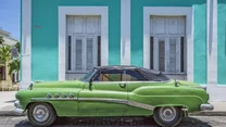 Zdjęcia z cyklu "Cubamerican: 100 American cars in Cuba"