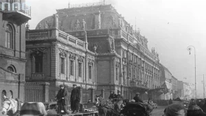Łódź. Urząd Wojewódzki mieszczący się w pałacu Poznańskiego. Na zdjęciu widoczna flaga ze swastyką