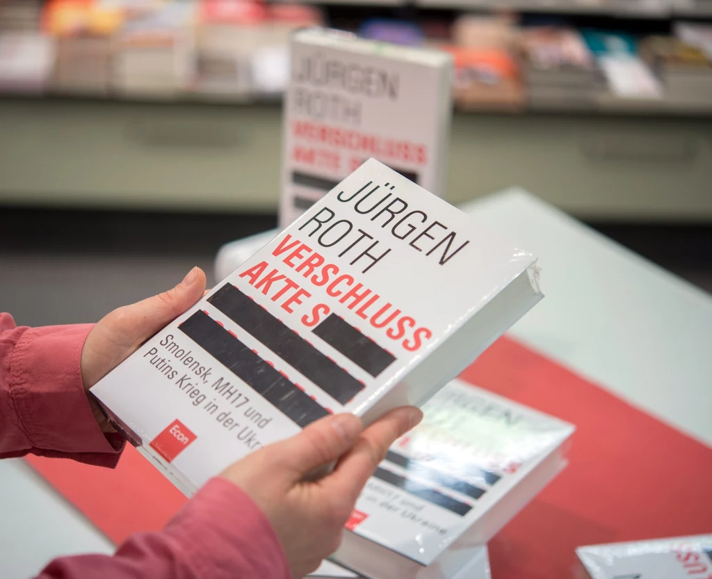 Książka Jürgena Rotha ukazała się w środę Książka Jürgena Rotha ukazała się w środę