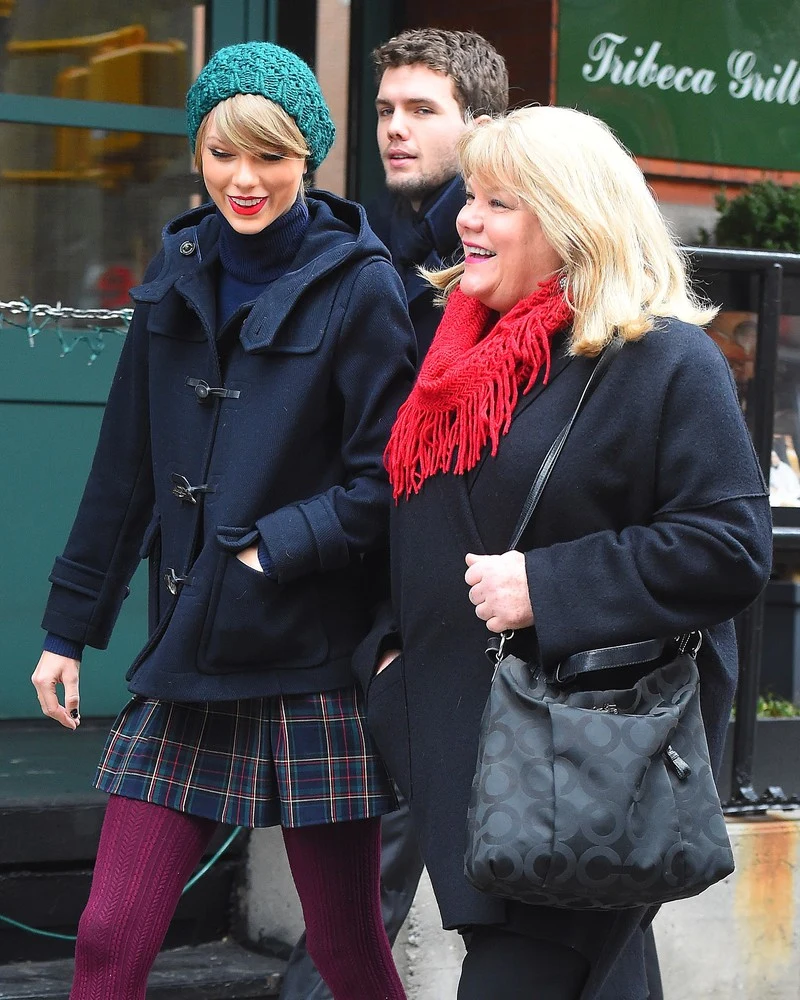 Taylor z mamą Taylor z mamą