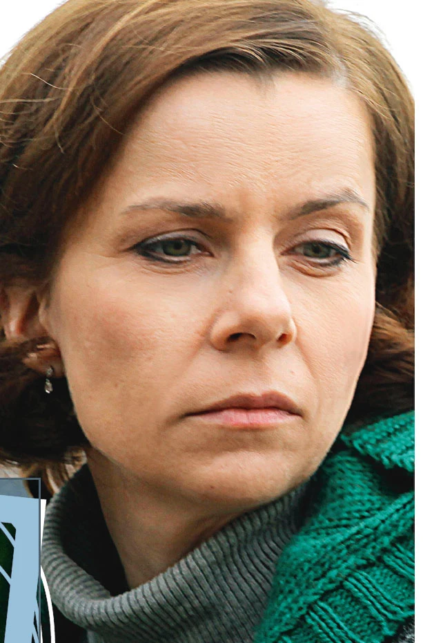 Tylko przez chwilę Carmen zazna spokoju. Po powrocie do Polski rodzinne kłopoty dadzą o sobie znać. Sytuację skomplikuje stan zdrowia jej ojca Tylko przez chwilę Carmen zazna spokoju. Po powrocie do Polski rodzinne kłopoty dadzą o sobie znać. Sytuację skomplikuje stan zdrowia jej ojca