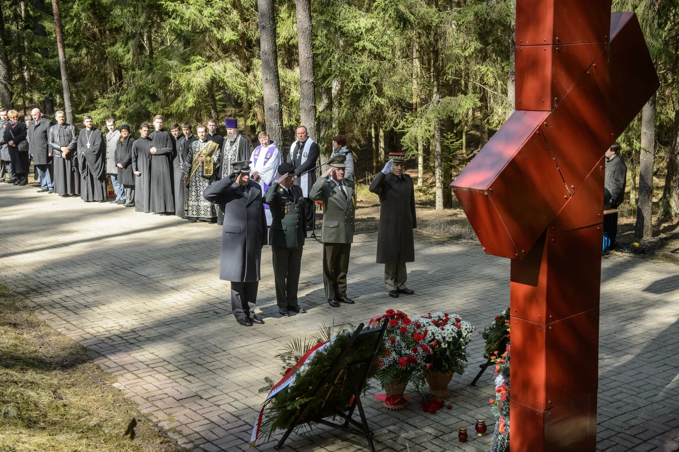 Delegacja attache wojskowych na uroczystych obchodach 75. rocznicy zbrodni katyńskiej