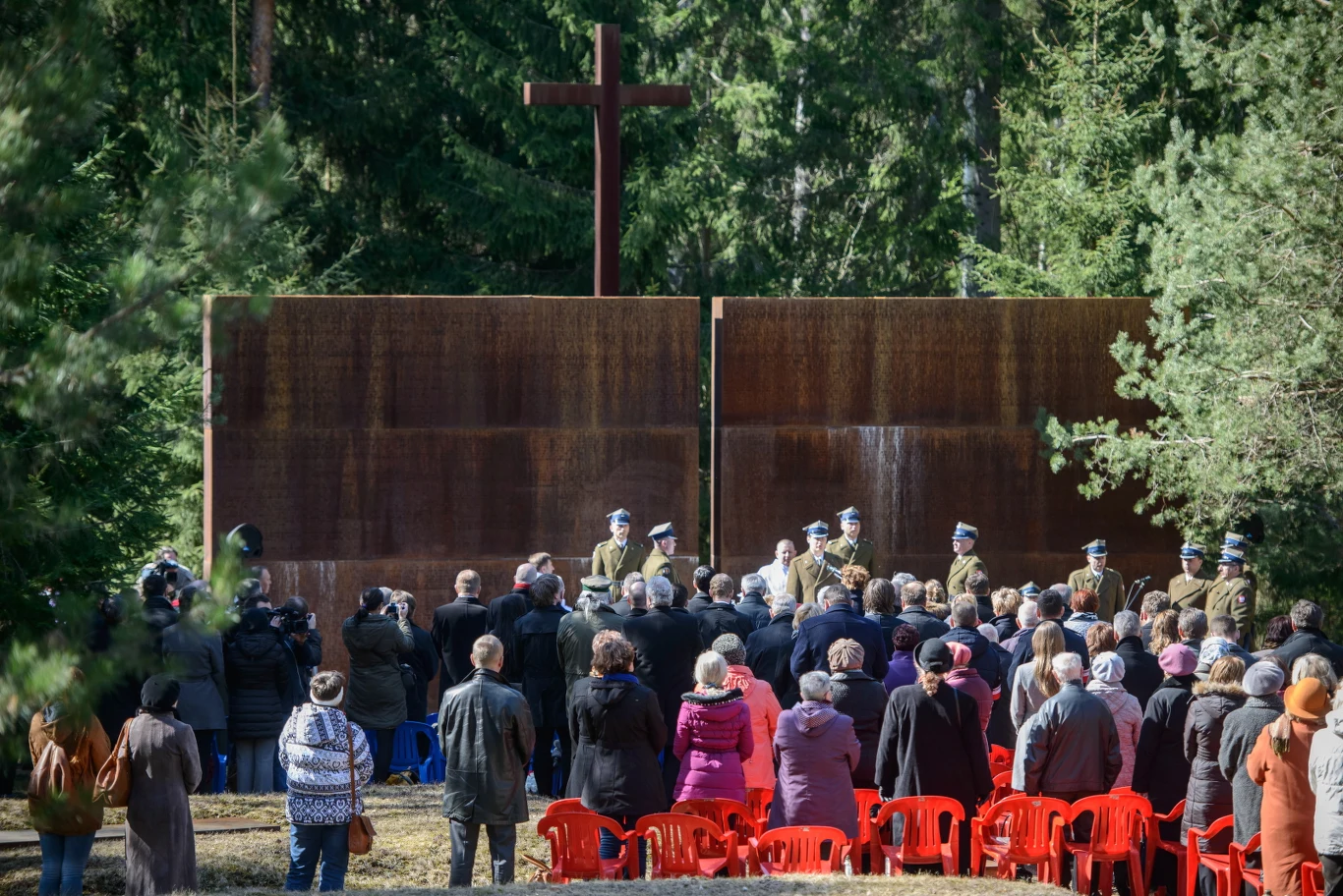 Msza święta na uroczystych obchodach 75. rocznicy zbrodni katyńskiej
