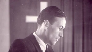 Tadeusz Mazowiecki jako działacz Stowarzyszenia PAX (fotografia z 1954 r.)