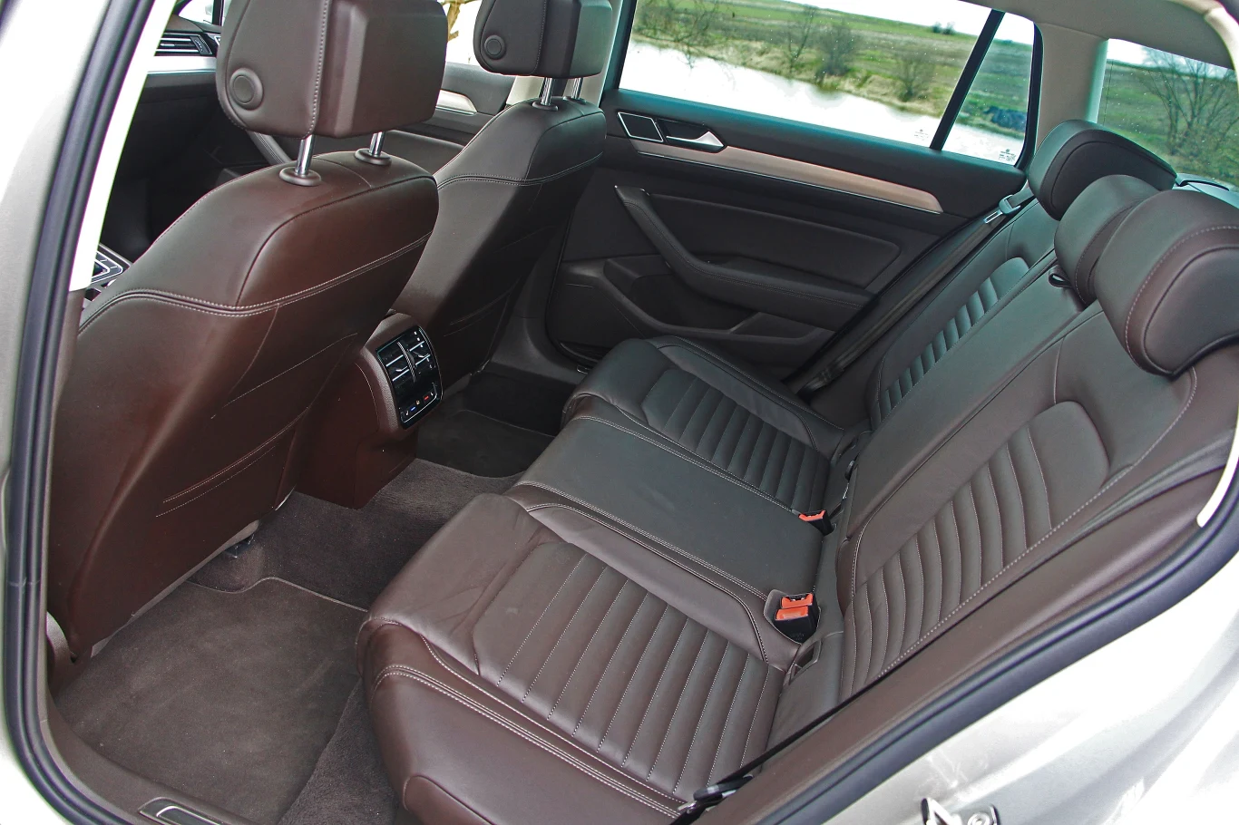 Volkswagen Passat Variant 2.0 TDI 240 KM 4MOTION Volkswagen Passat Variant 2.0 TDI 240 KM 4MOTION