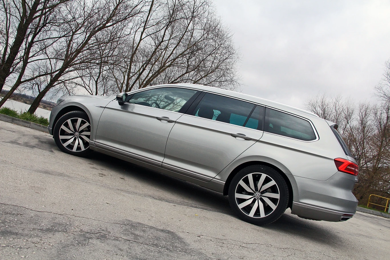 Volkswagen Passat Variant 2.0 TDI 240 KM 4MOTION Volkswagen Passat Variant 2.0 TDI 240 KM 4MOTION