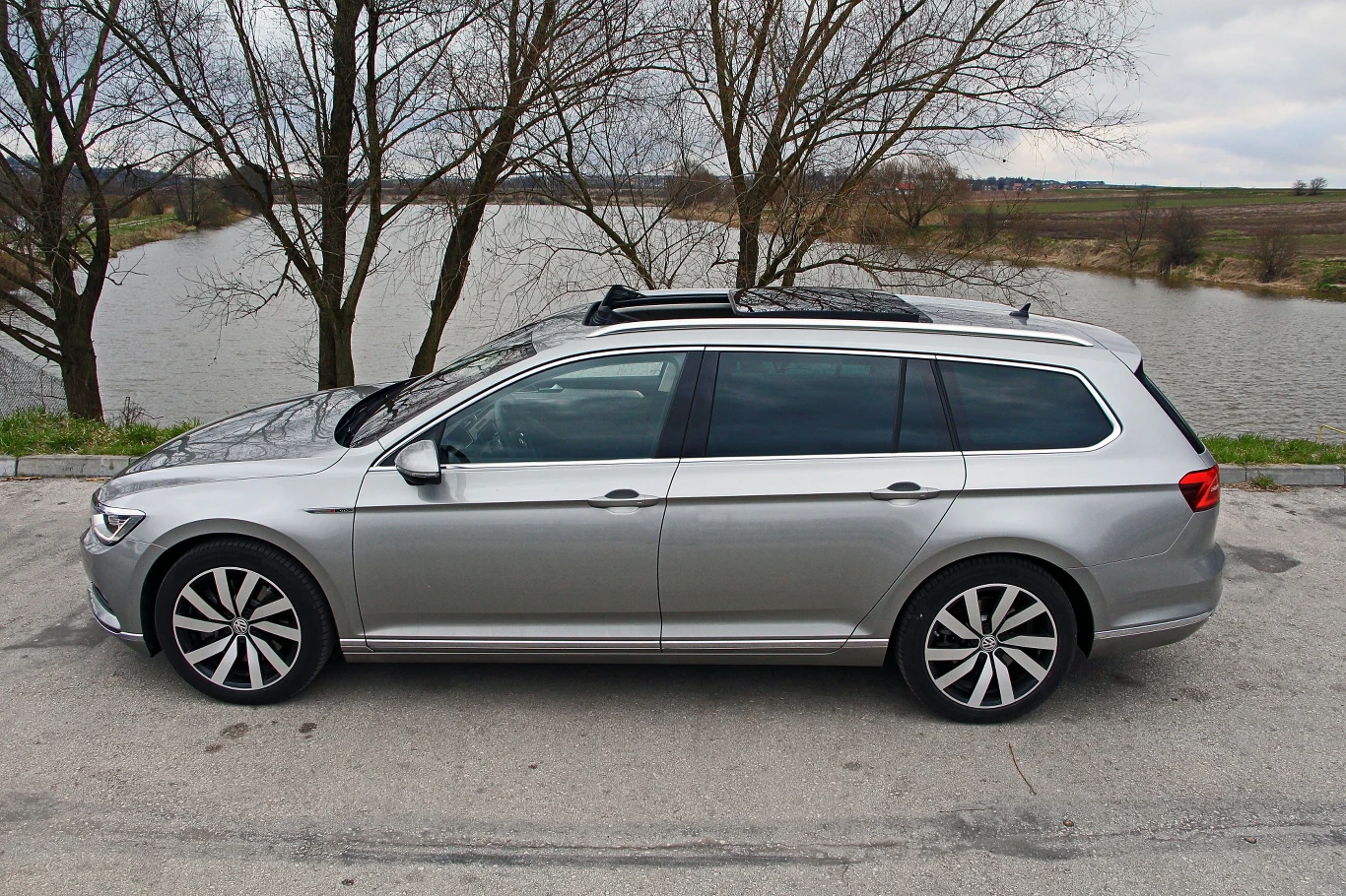 Volkswagen Passat Variant 2.0 TDI 240 KM 4MOTION Volkswagen Passat Variant 2.0 TDI 240 KM 4MOTION