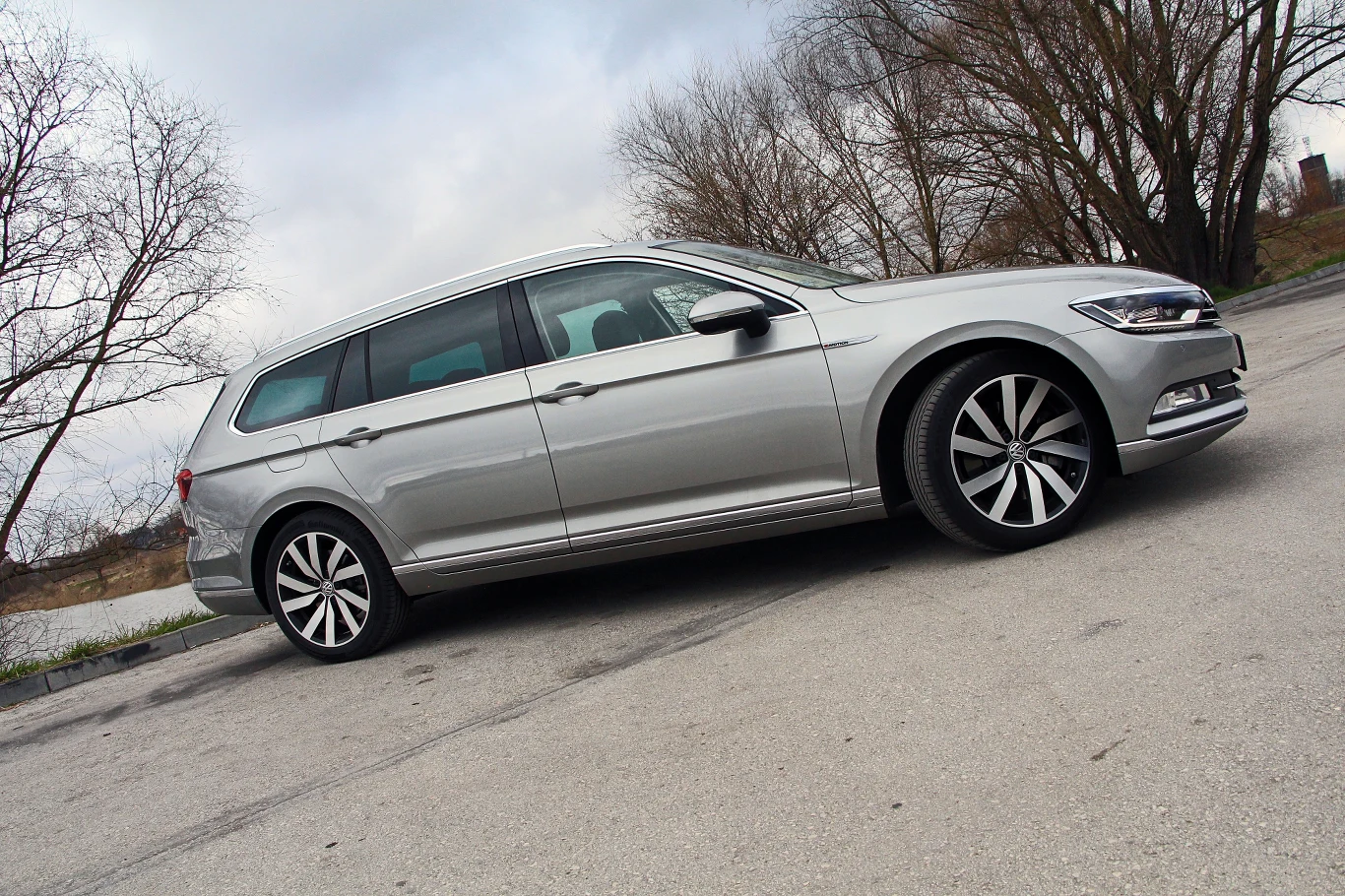 Volkswagen Passat Variant 2.0 TDI 240 KM 4MOTION Volkswagen Passat Variant 2.0 TDI 240 KM 4MOTION