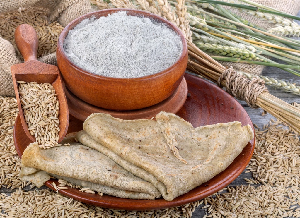 Produkty pełnoziarniste są bogate w błonnik pokarmowy, witaminy z grupy B, białko. Produkty pełnoziarniste są bogate w błonnik pokarmowy, witaminy z grupy B, białko.