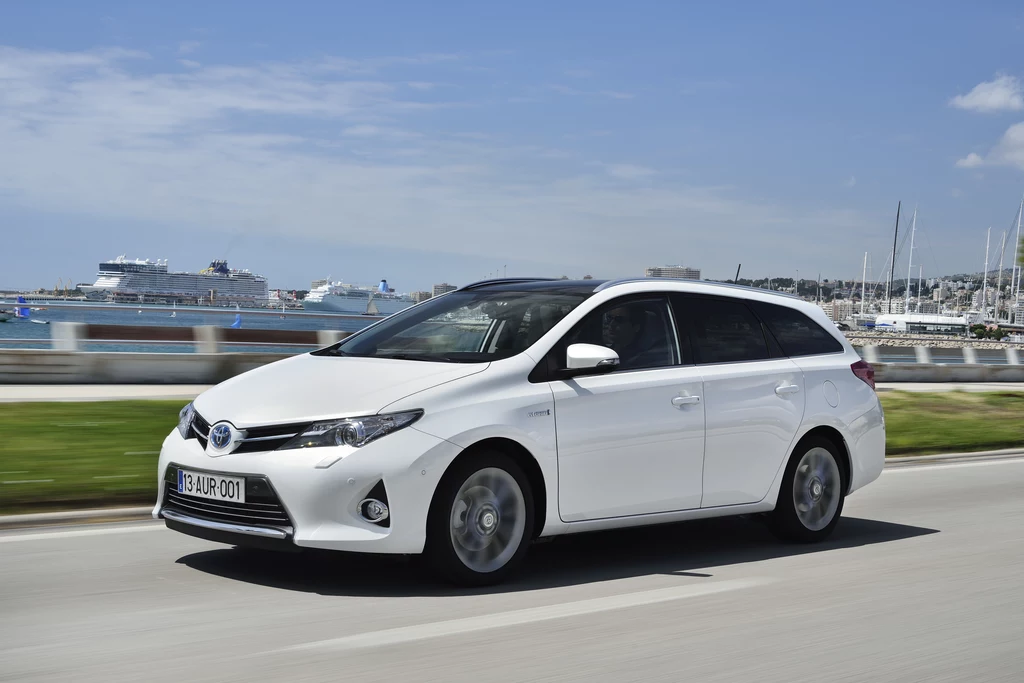 Toyota Auris Touring Sports najchętniej była wybierana w wersji hybrydowej