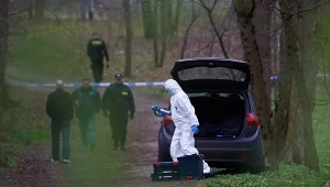 Policja pracuje na miejscu morderstwa pięcioletniej dziewczynki w parku nadmorskim w Gdańsku-Brzeźnie