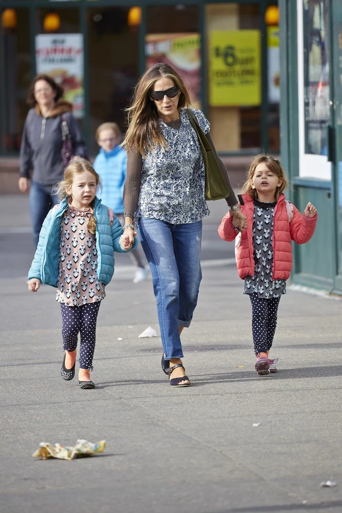 Sarah Jessica Parker z córkami Sarah Jessica Parker z córkami