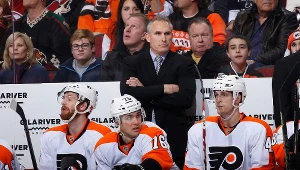 Trener Craig Berube z zawodnikami