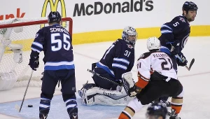W bramce Winnipeg stoi Ondrej Pavelec