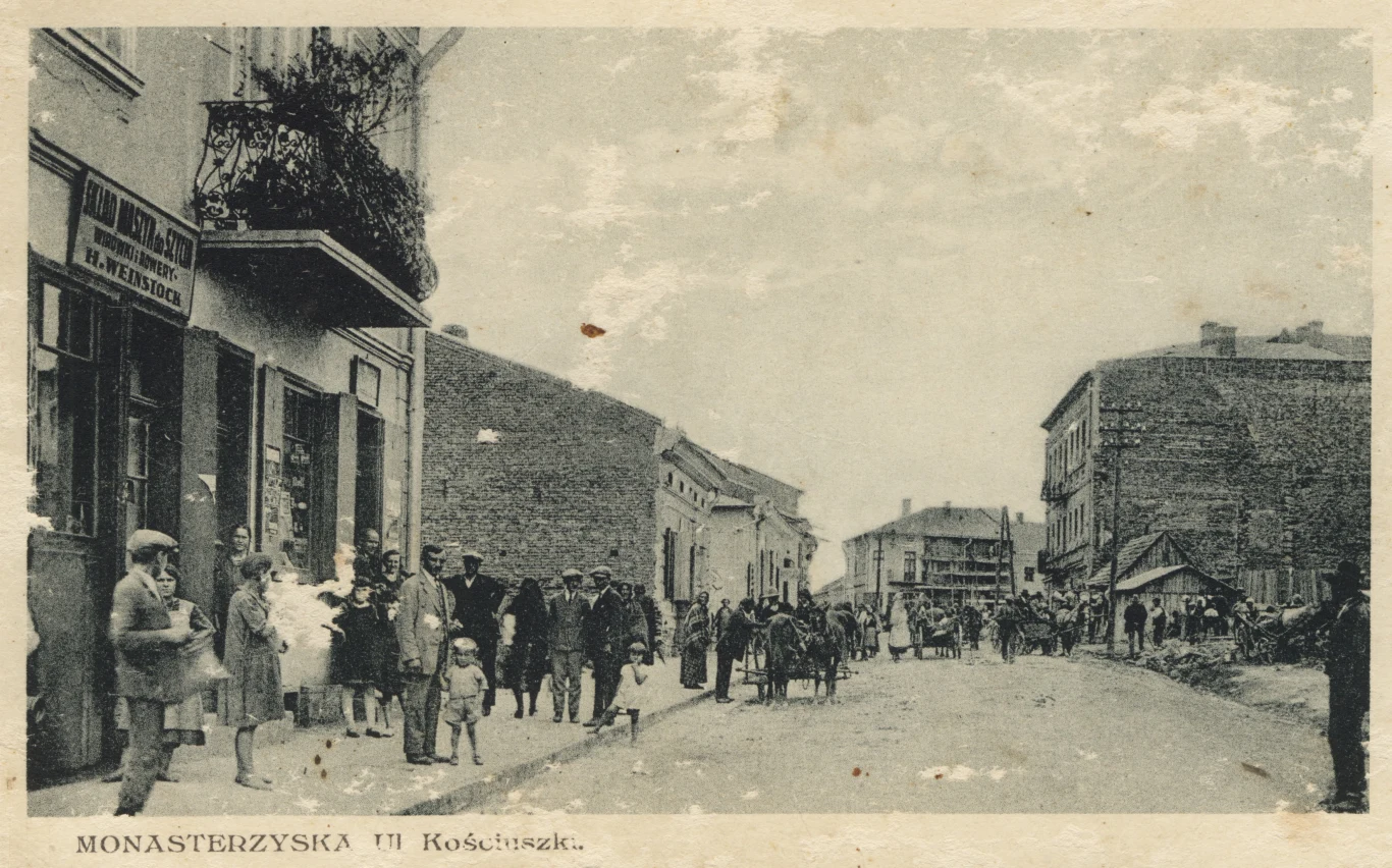 Monasterzyska - ulica Kościuszki; n/z sklep Weinstoka, 1930 
