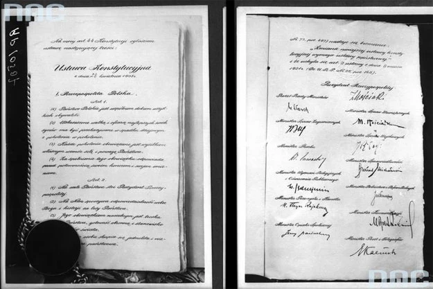 Kopia aktu konstytucji z kwietnia 1935 roku. Z prawej widoczne podpisy prezydenta Ignacego Mościckiego, marszałka Józefa Piłsudskiego i członków rządu Walerego Sławka Kopia aktu konstytucji z kwietnia 1935 roku. Z prawej widoczne podpisy prezydenta Ignacego Mościckiego, marszałka Józefa Piłsudskiego i członków rządu Walerego Sławka