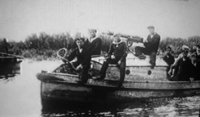 Motorówka uzbrojona Flotylli Pińskiej w czasie starć w 1920 roku