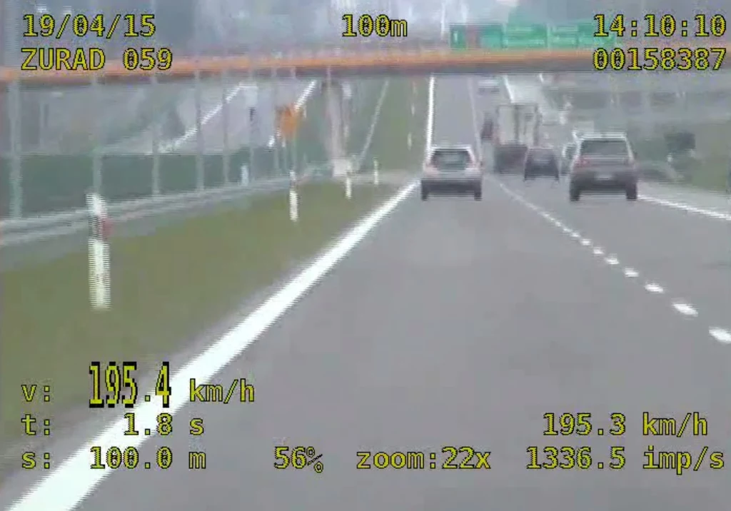 Na drogach ekspresowych można jeździć z prędkością maksymalną 120 km/h