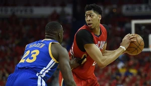 Anthony Davis (z piłką)