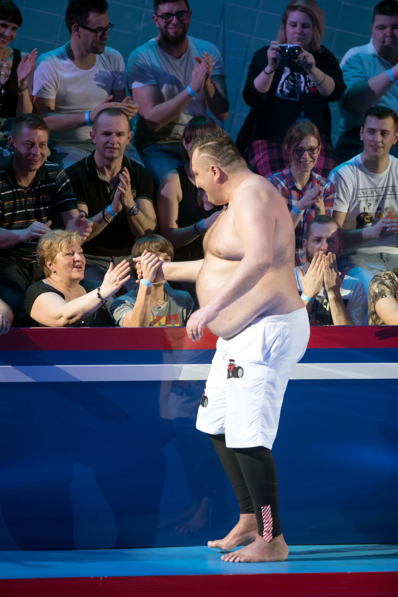 Adam Kraśko ze swoimi fanami Adam Kraśko ze swoimi fanami