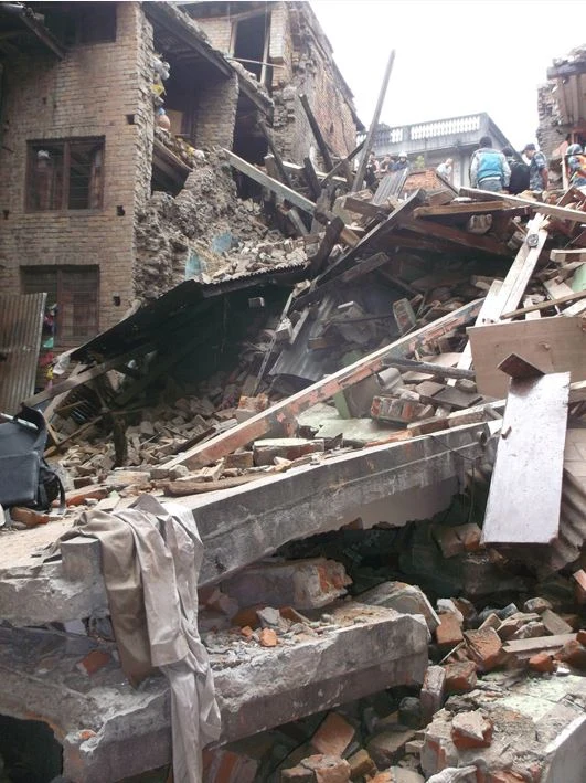 Wstrząsające zdjęcia z Nepalu wysłali polscy strażacy