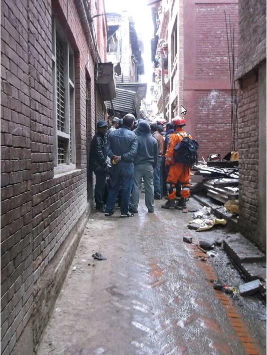 Wstrząsające zdjęcia z Nepalu wysłali polscy strażacy