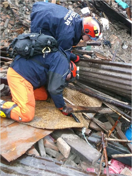 Wstrząsające zdjęcia z Nepalu wysłali polscy strażacy